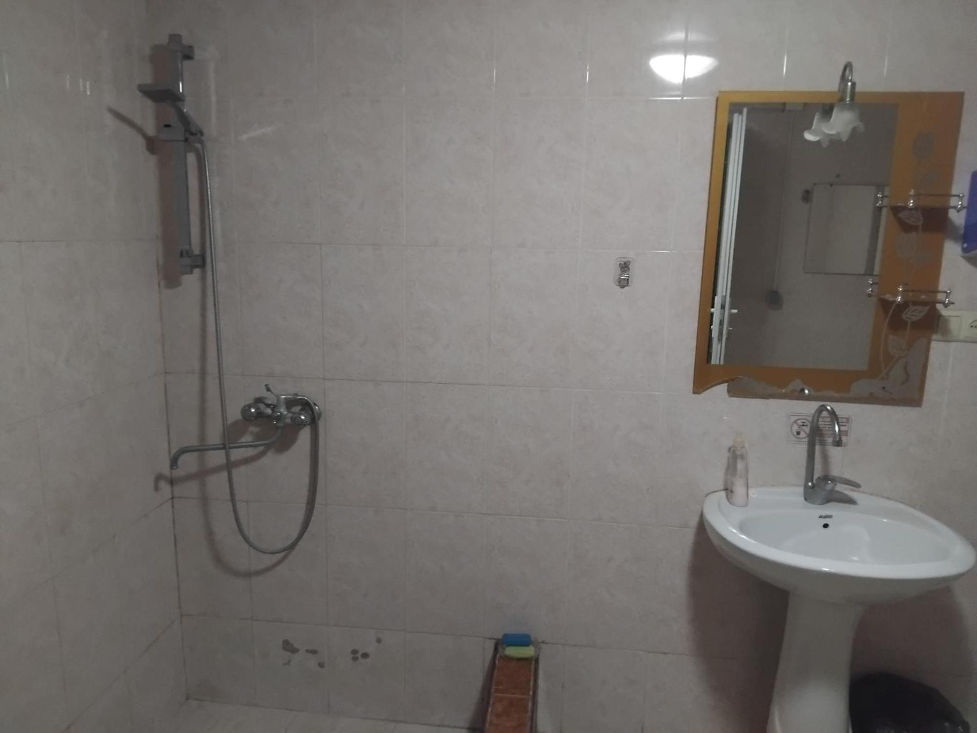 Guest House Oasis - Tvishi Bagian luar foto
